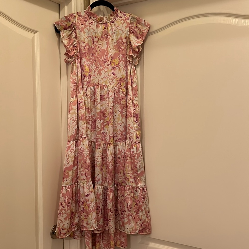 Midi dress. Pink, white and yellow colors